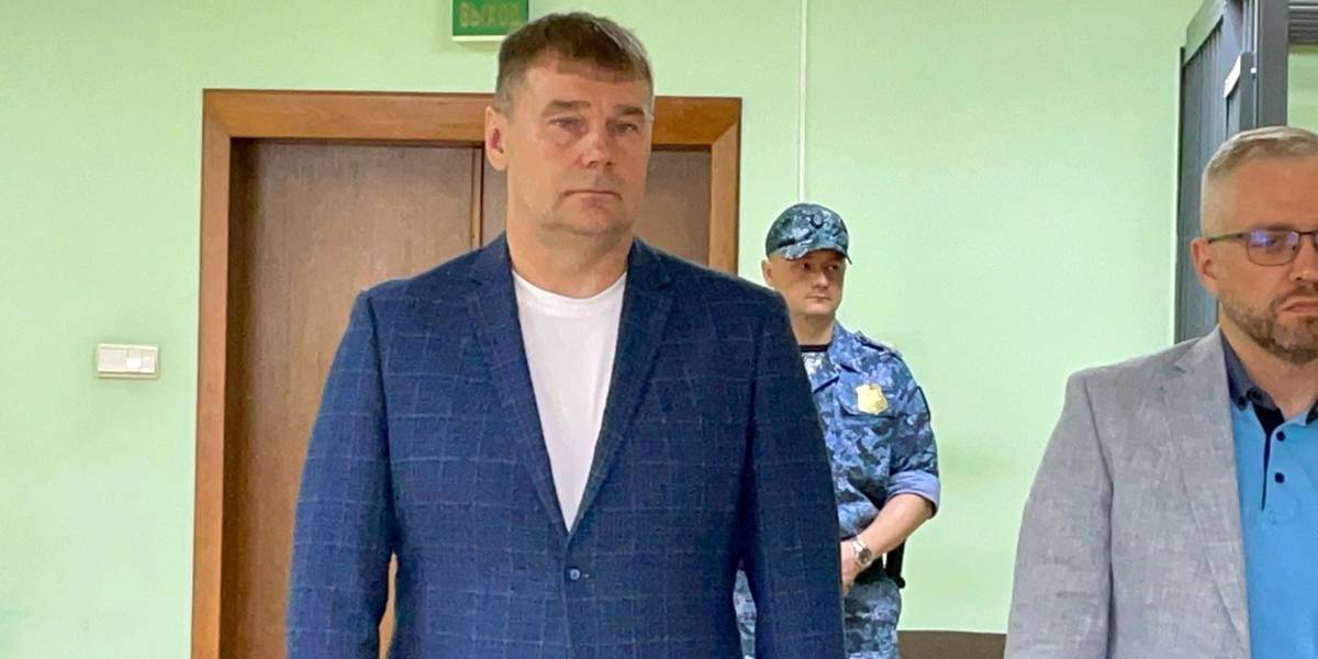 Замминистра транспорта Новосибирской области получил 3 года за растрату. Другого обвиняемого отпустили на боевые действия