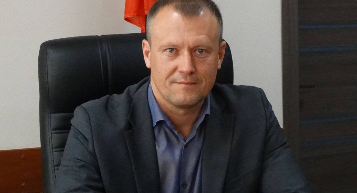 Экс-главе новосибирского посёлка Линёво не удалось оспорить в суде решение об увольнении по утрате доверия. Но он стал депутатом