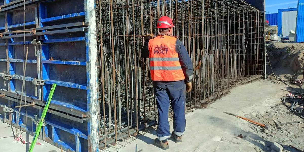 Связи с главой азербайджанской диаспоры. Кто сможет заработать на выкупе земли под многомиллиардный мост в Якутии