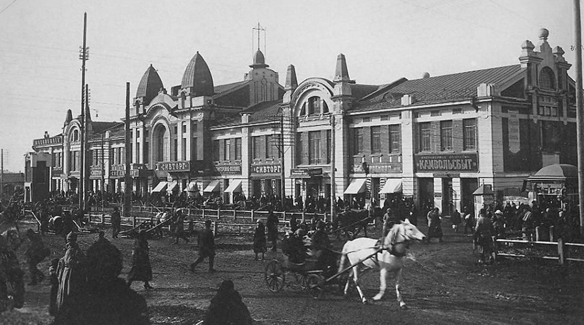 «Бывало в Новониколаевске идешь, а пыль, знаете, столбом»